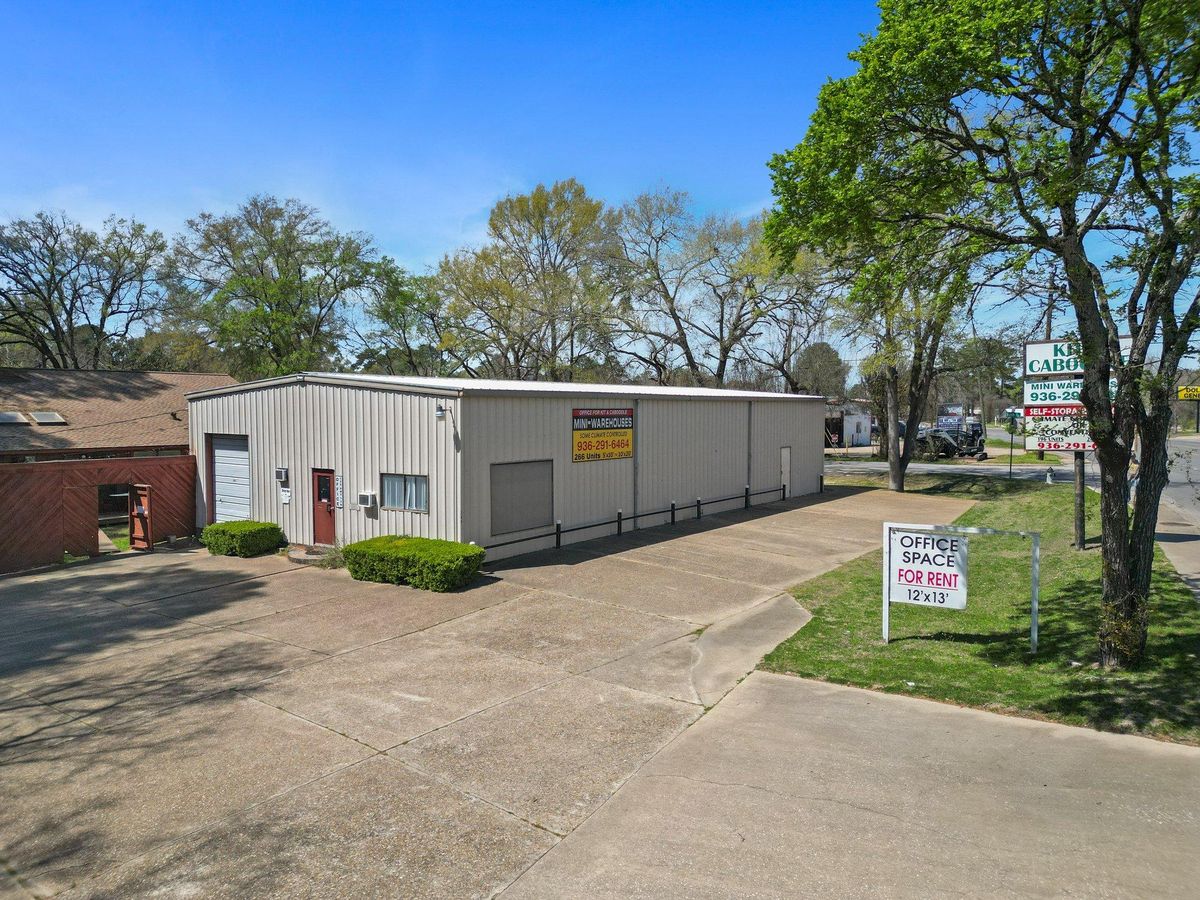 Prime Warehouse/ retail / office for Lease – High Traffic Count Off Hwy 75 in Huntsville photo 2