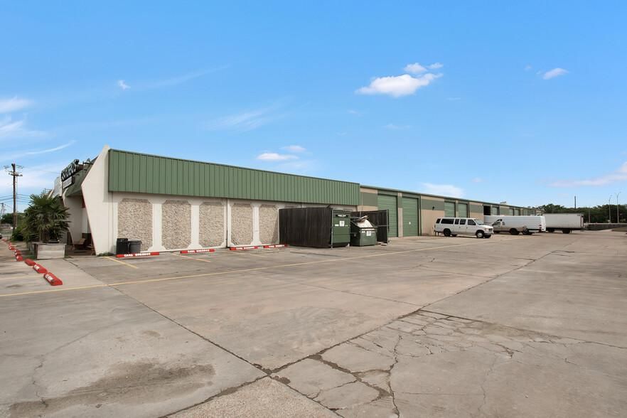 4606 Burleson Rd photo 4