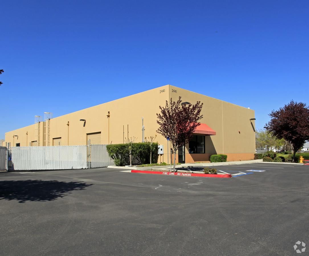 Bldg 2 photo 1