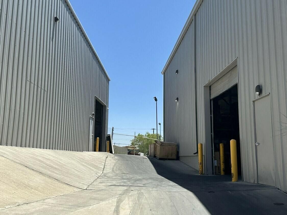 1345 Geronimo Dr: Bldg B photo 2