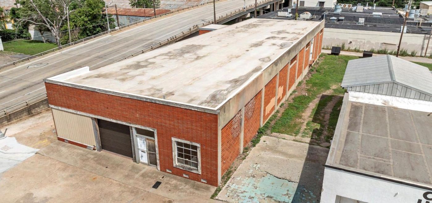 1702 Franklin Ave photo 1
