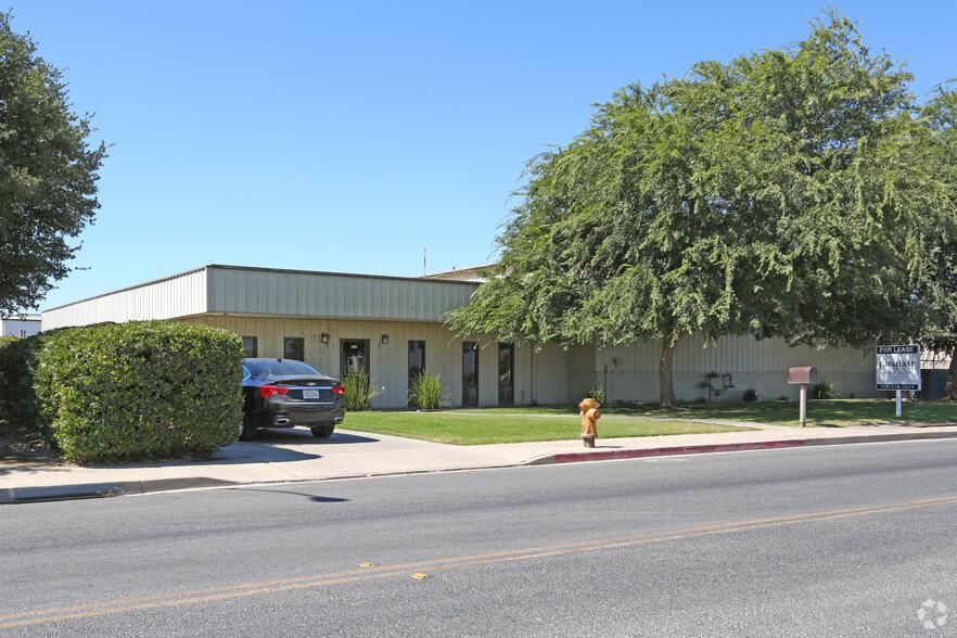 863 E Levin Ave photo 2
