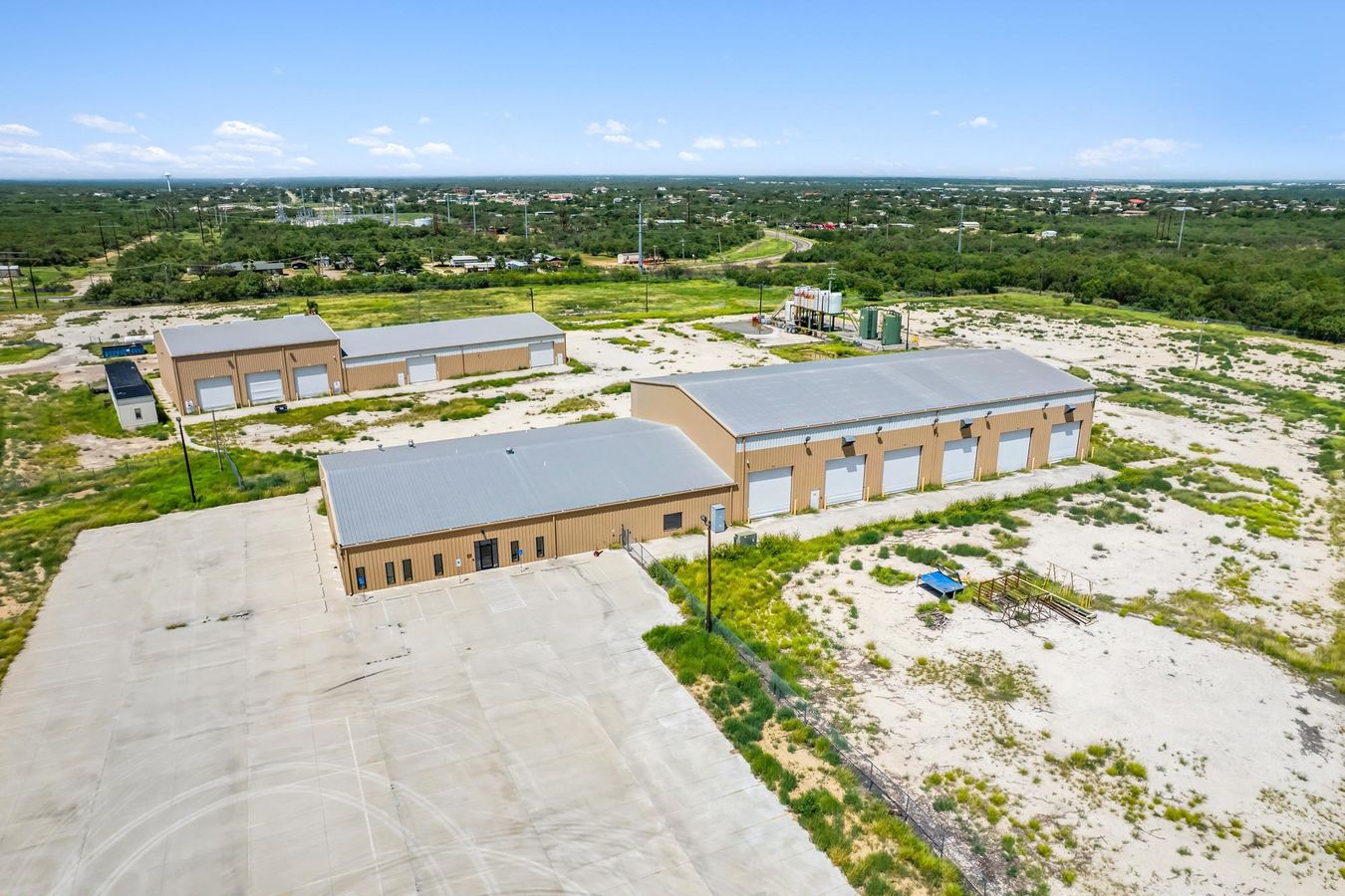 Multiple Industrial Buildings on ±80 Acres photo 4
