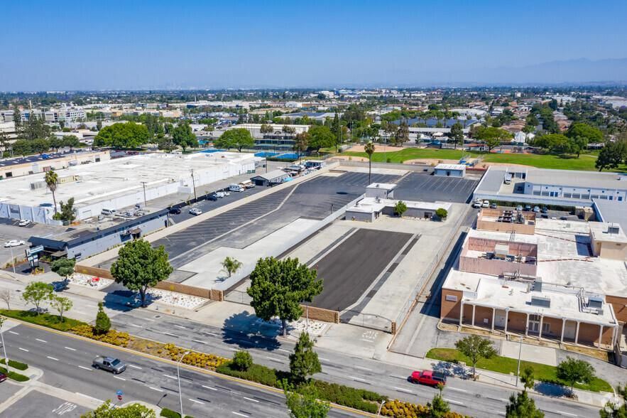 9607-9623 Imperial Hwy photo 4