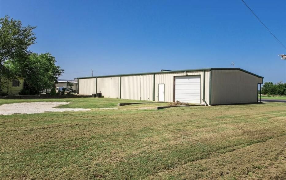 107 N Ray Roberts Pky photo 3