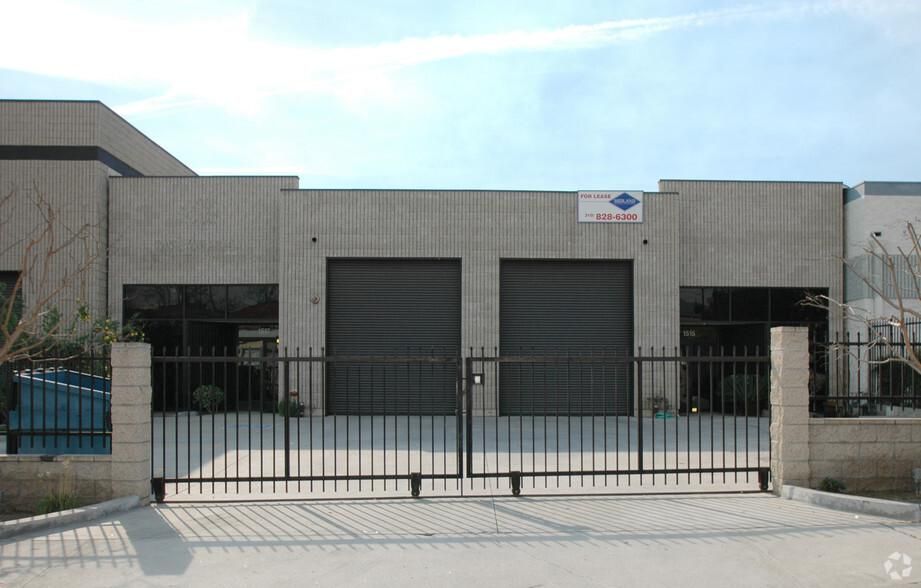 1515 Railroad St photo 1
