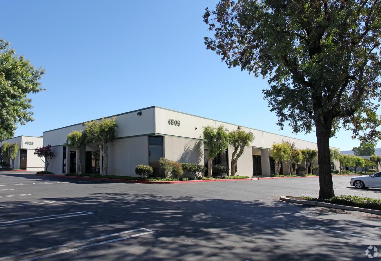 Bldg 1/2 photo 4