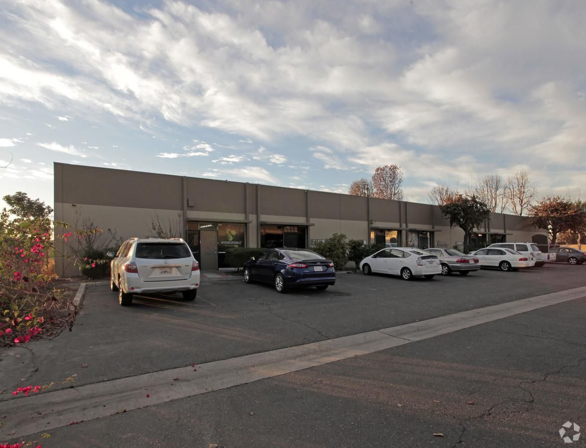 Bldg 13 photo 2