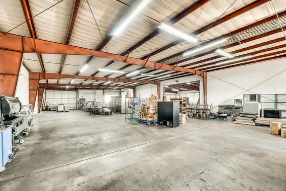 Has Fenced Outside Storage! 1714 W Main St