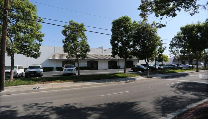 Warehouse Space for Rent at 401 W Dyer Rd Santa Ana, CA 92707 - #3