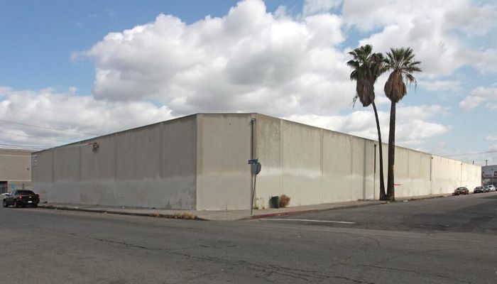 Warehouse Space for Rent at 925 S Hooper Ave Los Angeles, CA 90021 - #2