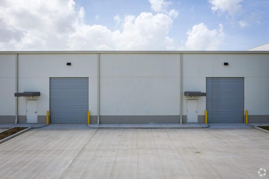 Nasa Bypass Flex Building 309 Ibis St photo 2