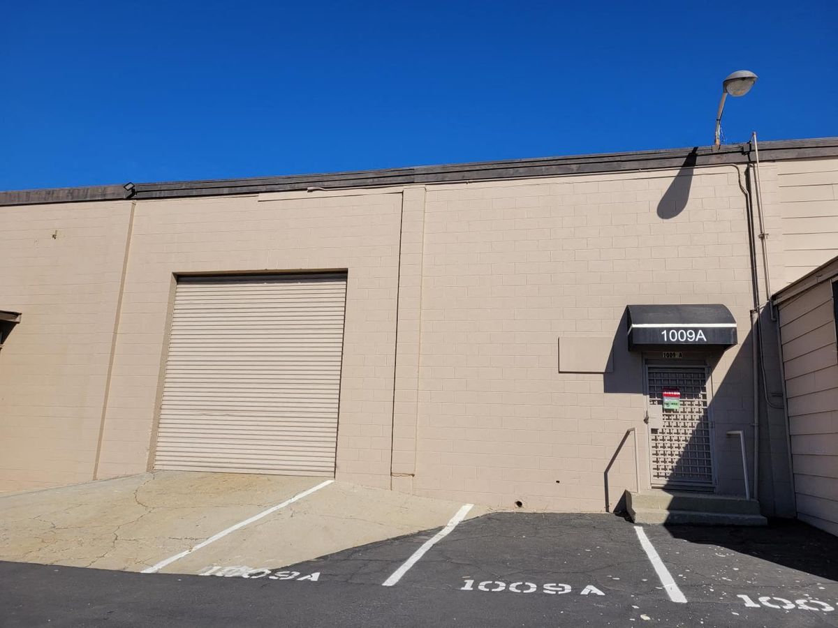 1009 A&B Brooks Street photo 1
