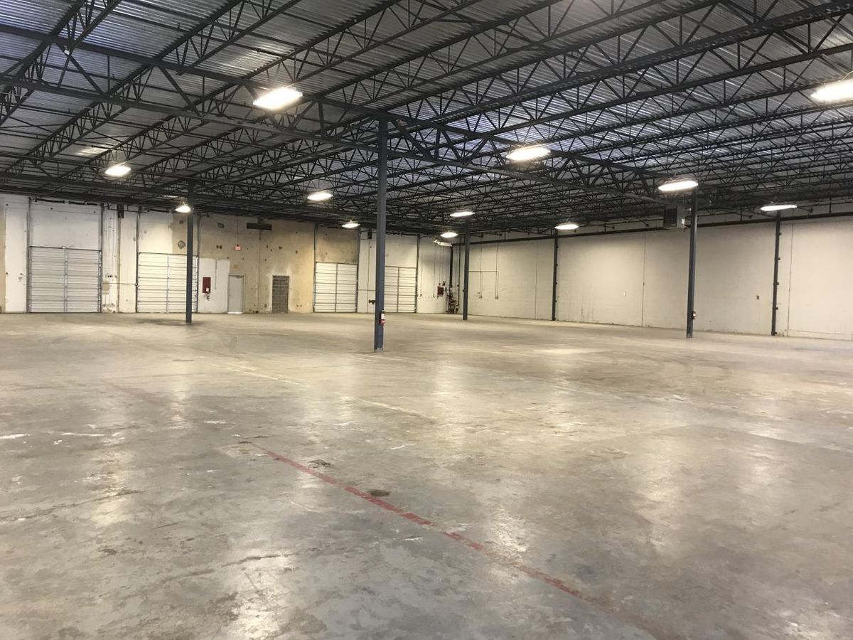 7615 Metro Center Drive photo 1