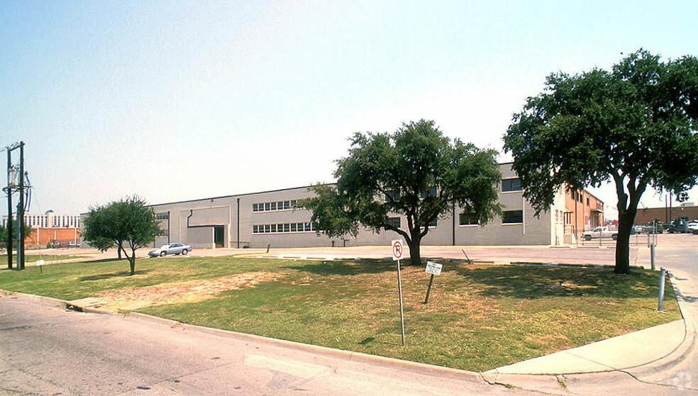 8908 Ambassador Row photo 2