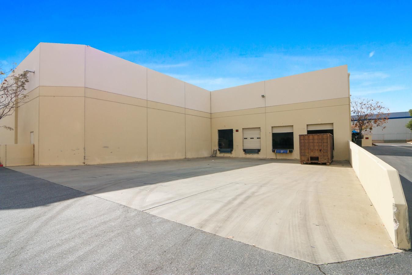 18525 Railroad Street photo 2