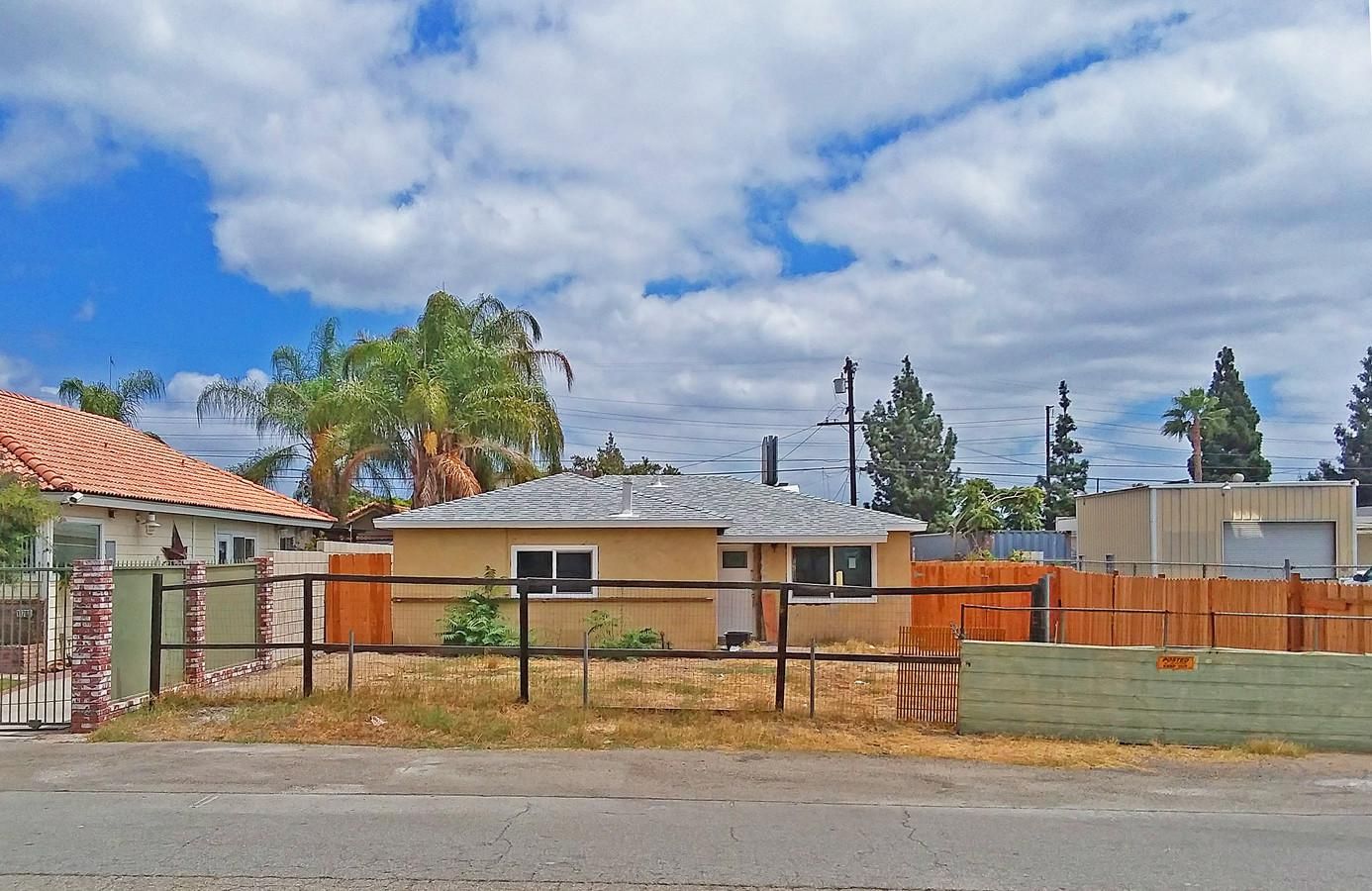 Commercial Property for Sale! photo 3