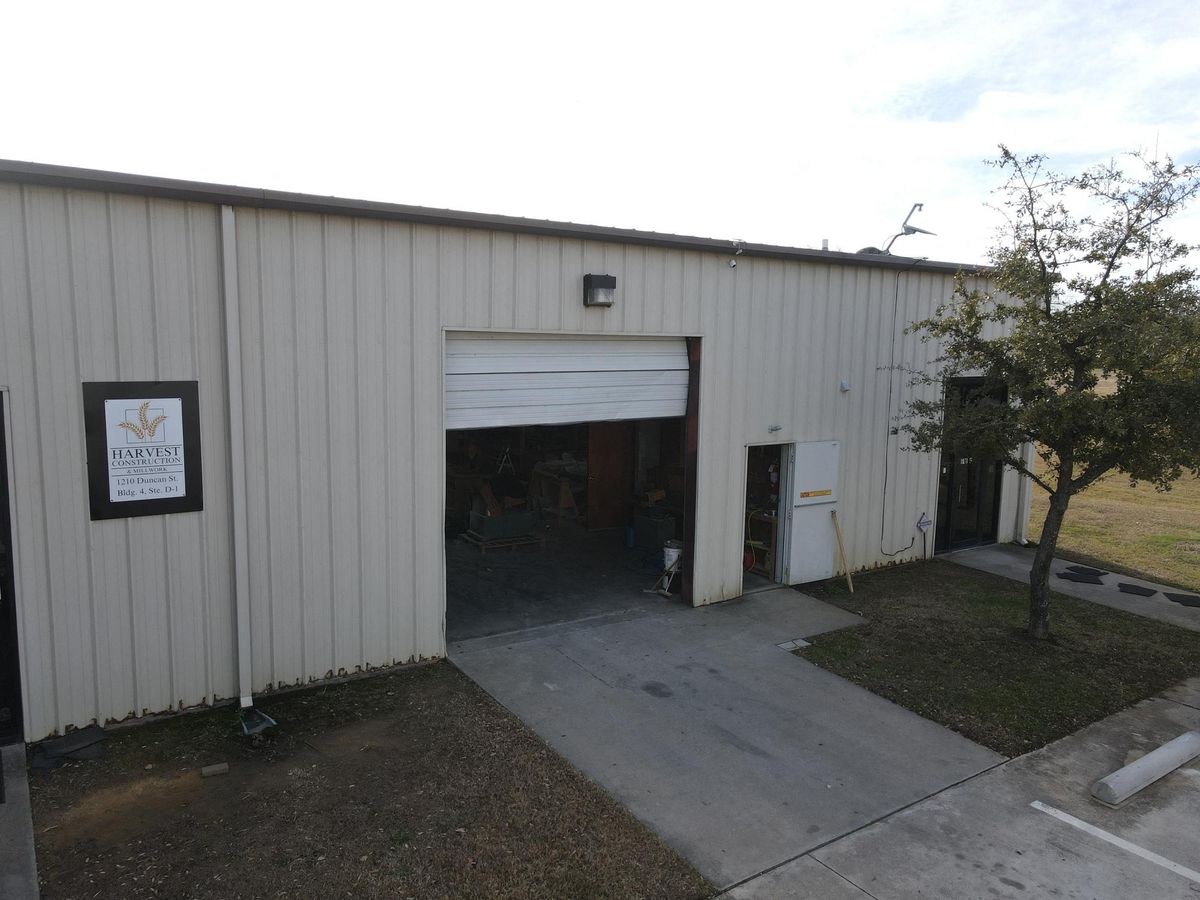 1210 Duncan St photo 2