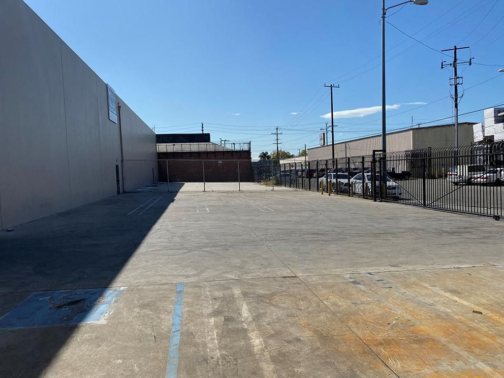 7020 Stanford Ave photo 3