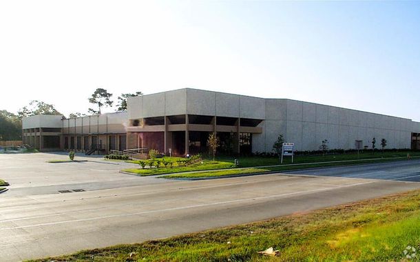 2000-2050 W Sam Houston Pky N