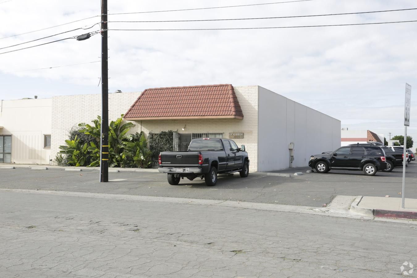 420 Friendly Commercial Space with Yard photo 2