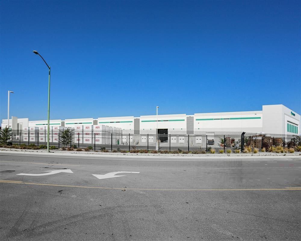 Oakland Global Logistics Center photo 3