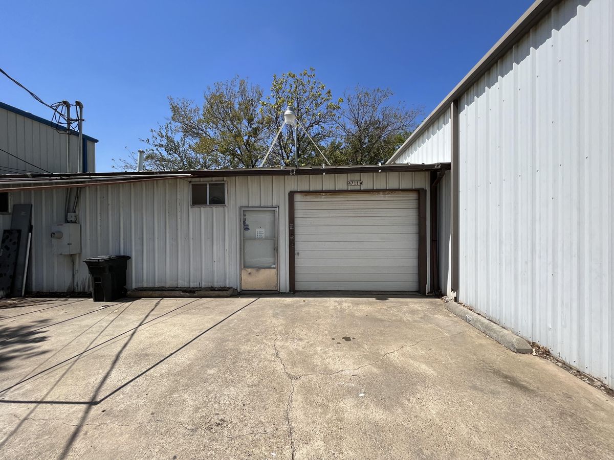 4711 Carol Ln photo 1