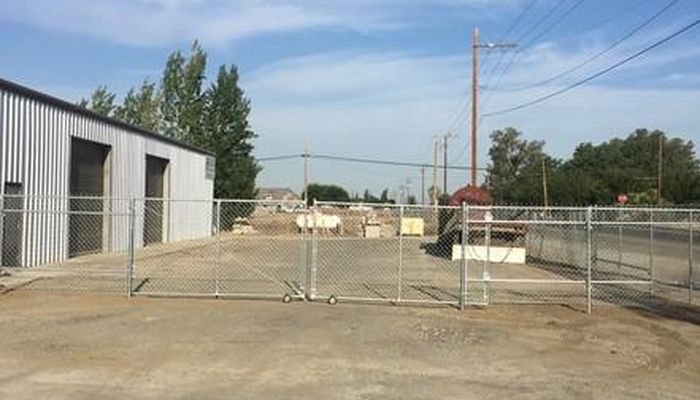 Warehouse Space for Rent at 81 W Gibbons Ave Porterville, CA 93257 - #1