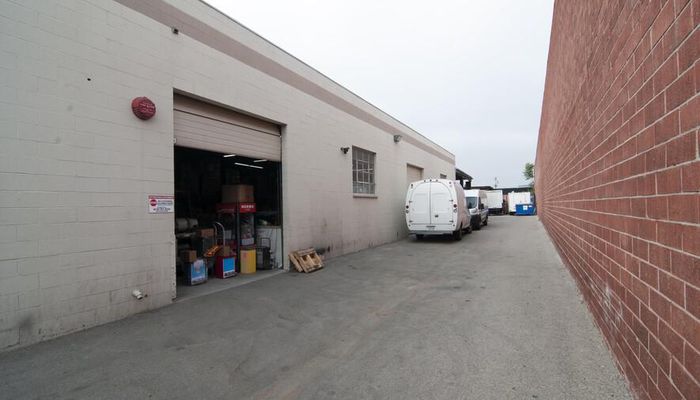 Warehouse Space for Rent at 9281 Borden Ave Sun Valley, CA 91352 - #1