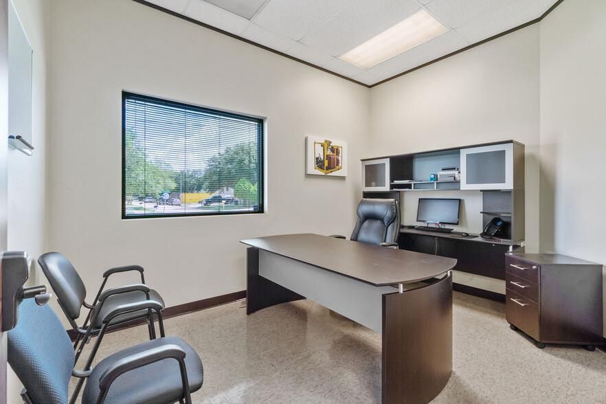 17,000 SF Warehouse/Office 5119 Hiltonview Rd photo 4