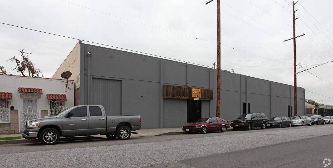 Clean Manufacturing/Warehouse Facility photo 2