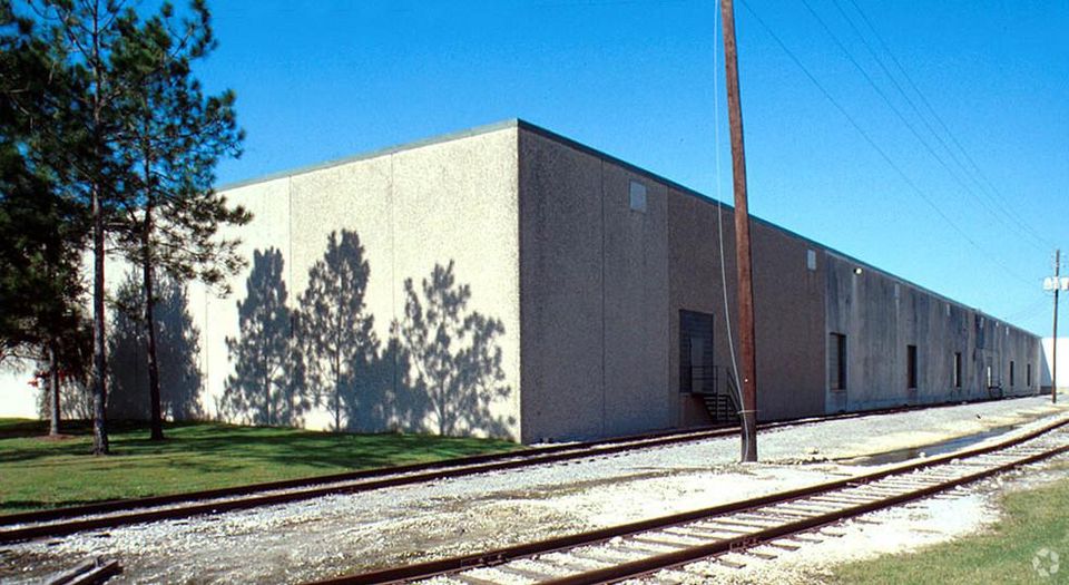 Pine Forest Business Center 202-230 W 38th St