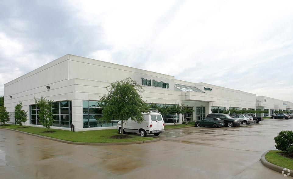 Beltway Service Center 11275 W Sam Houston Pky S photo 2