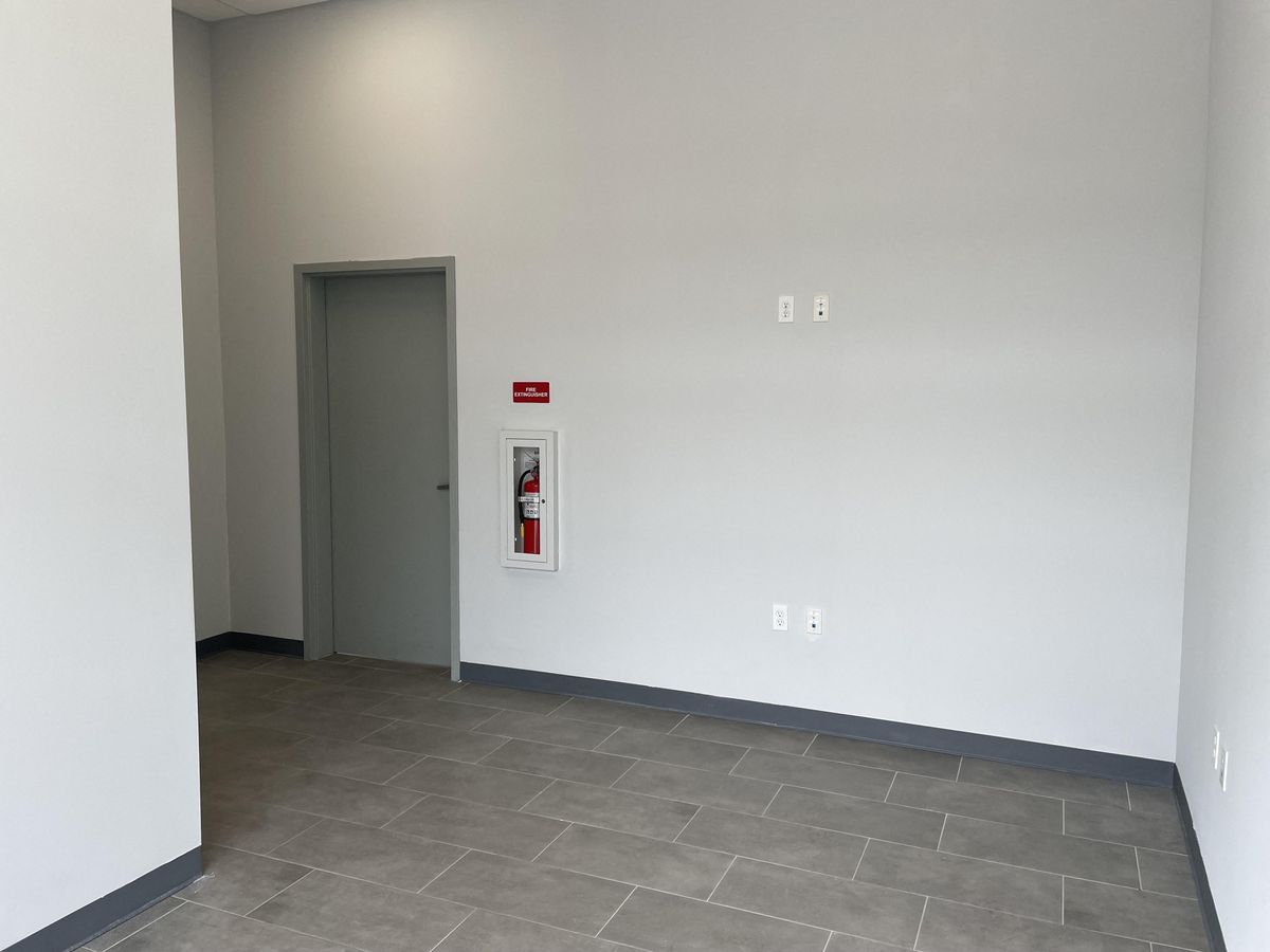 331 Corporate Wood Dr photo 3