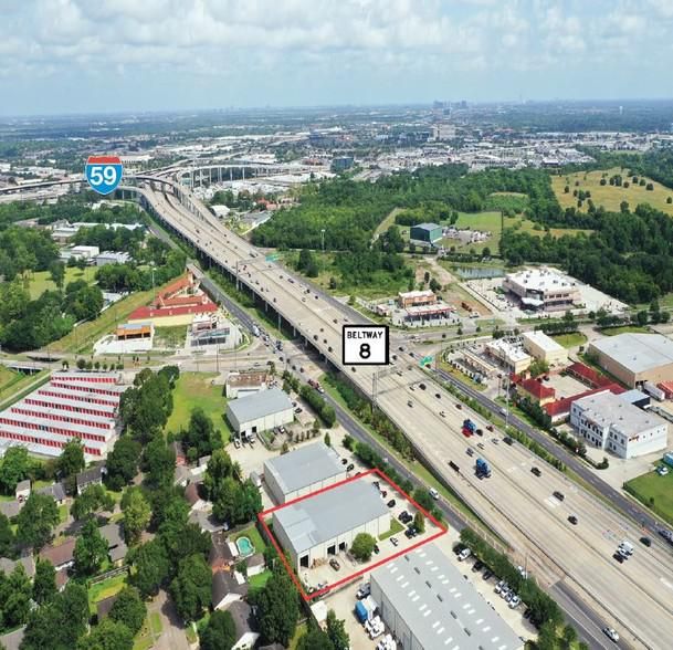 11821 S Sam Houston Pky W photo 2