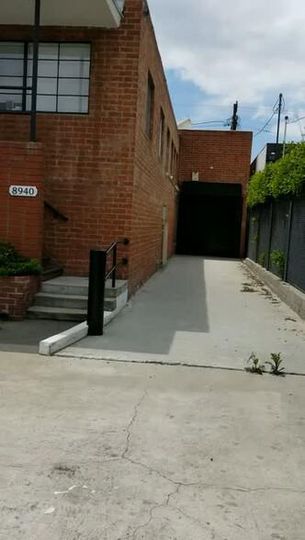 8940-8942 Ellis Ave