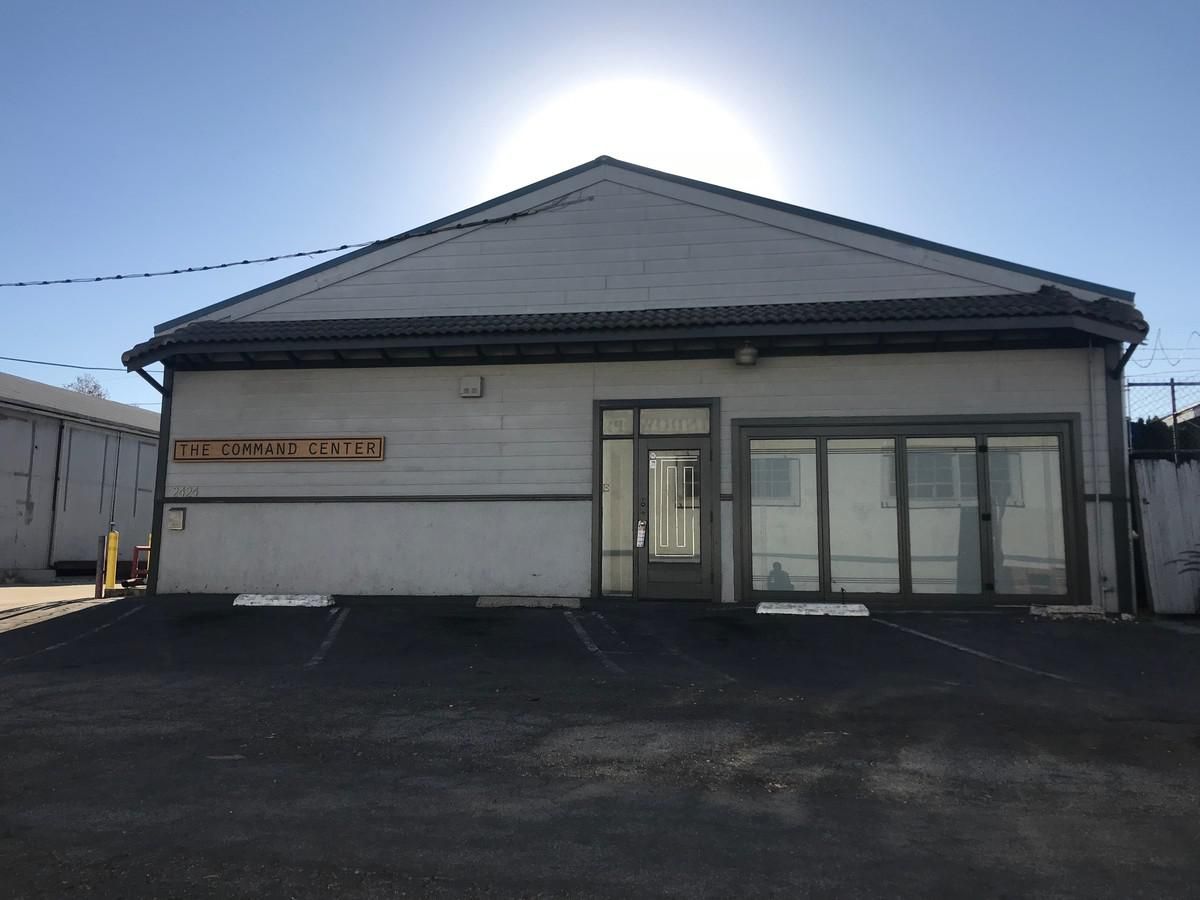 Flex Property For Lease photo 2