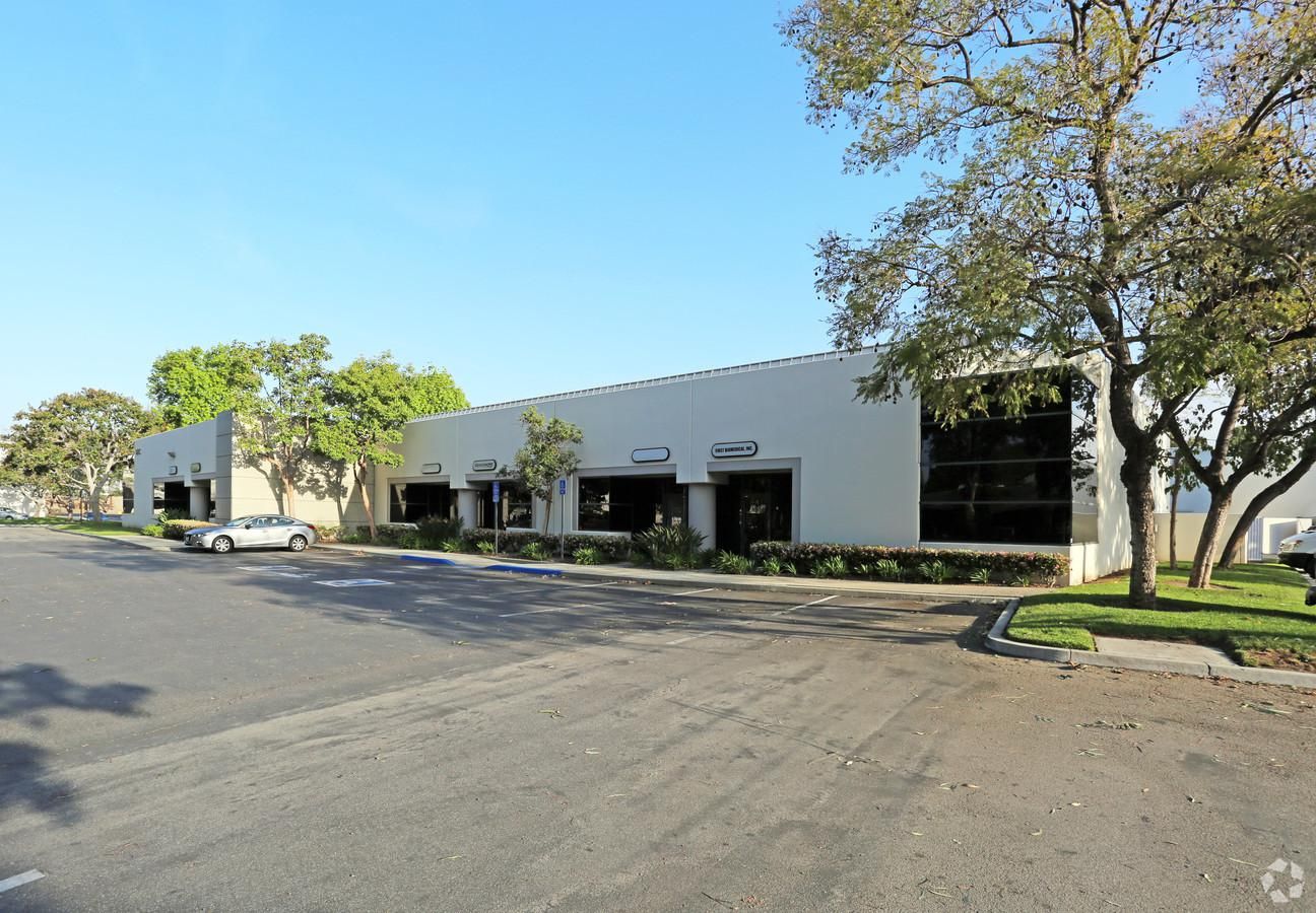 Bldg 7 photo 1