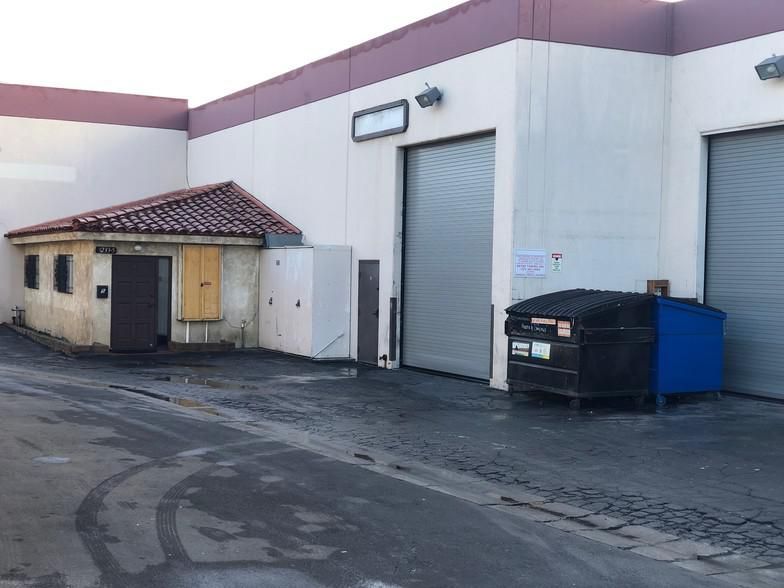 3233 N San Fernando Rd photo 2