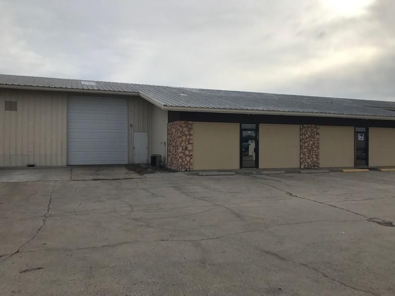 Diamond Cut Industrial Plaza 728-739 Diamond Cut Dr photo 2