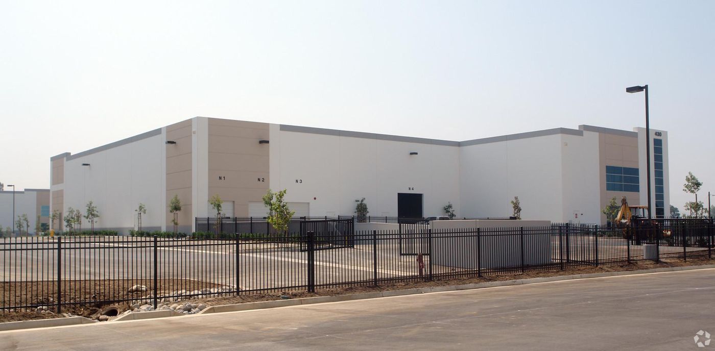 Bldg 2 photo 2