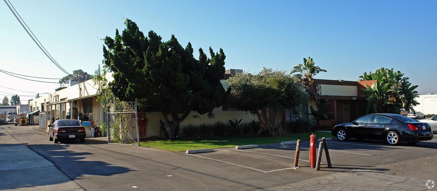 Flex Property For Lease photo 3