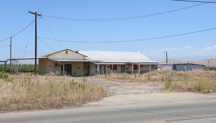 Warehouse Space for Sale at 497 E Nebraska Ave Dinuba, CA 93618 - #1