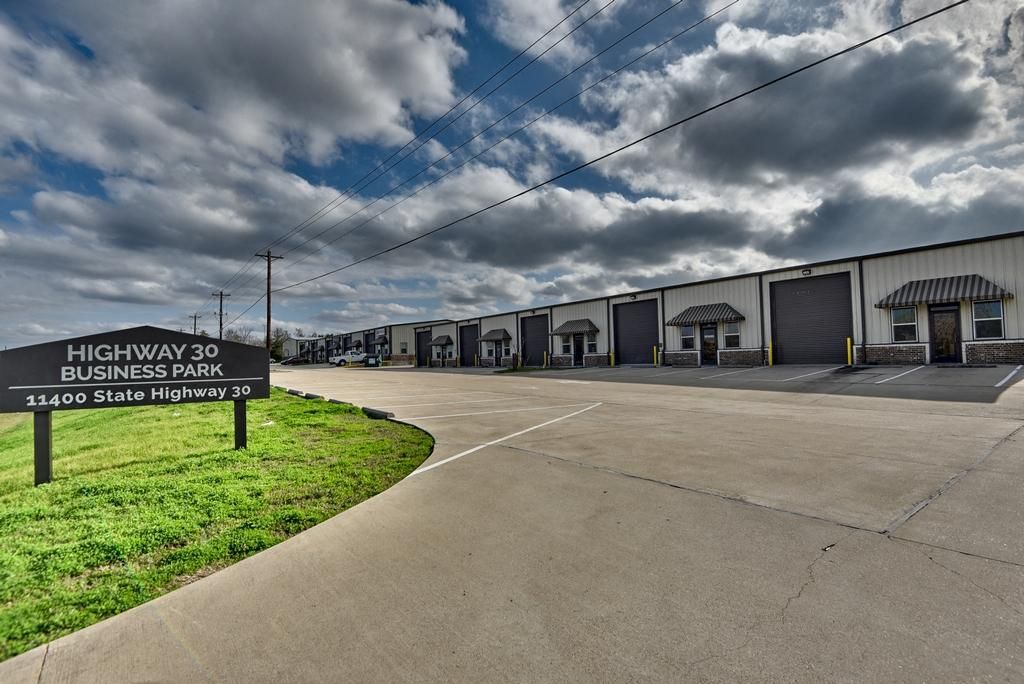 11400 State Highway 30 photo 2