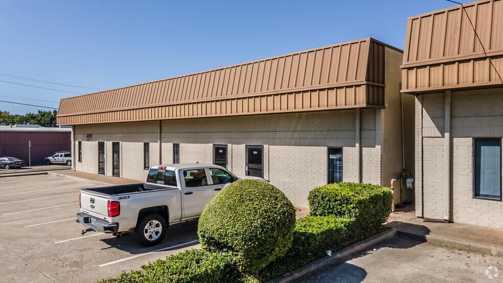 Suite #103 4110 Cedar Lake Dr photo 2