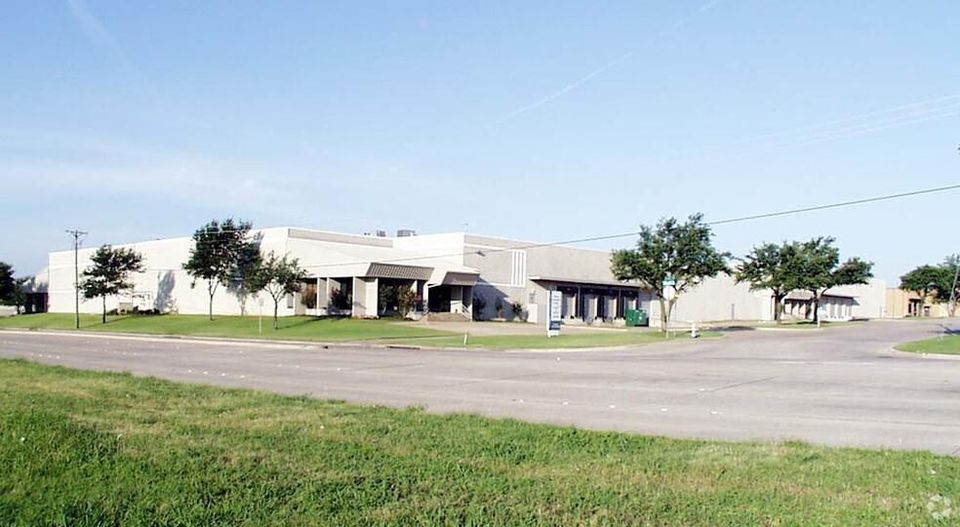 Midway Distribution Center 3231-3237 Commander Dr