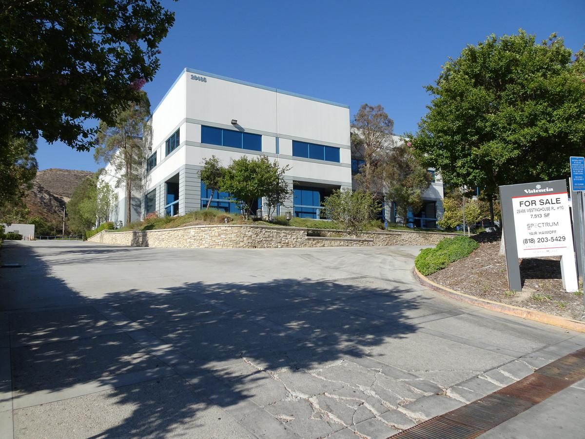High-Image Industrial/Office Facility photo 3