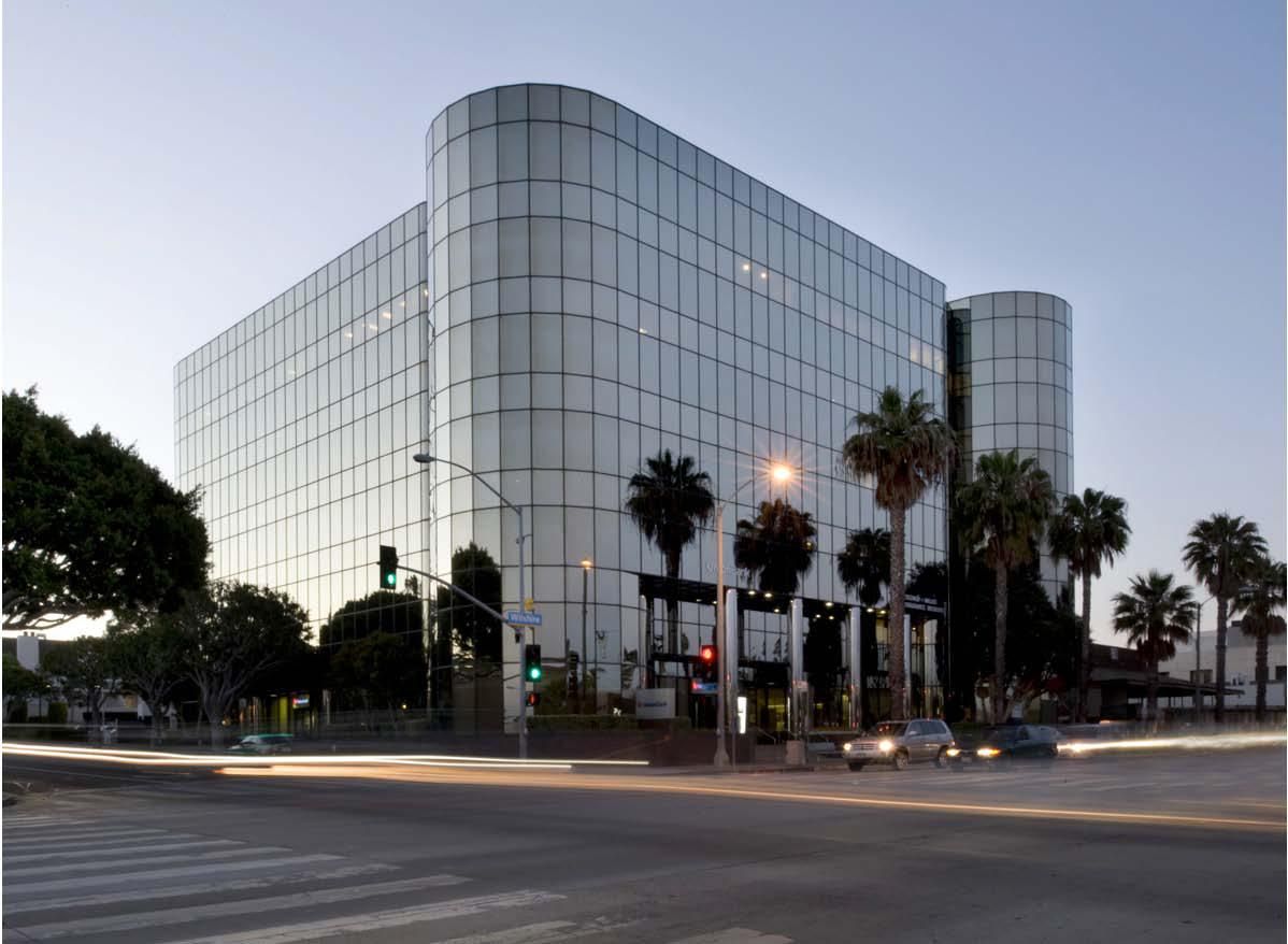 2001 Wilshire photo 2
