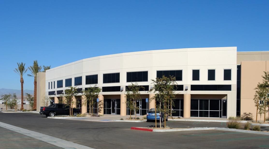 University Commerce Center photo 3