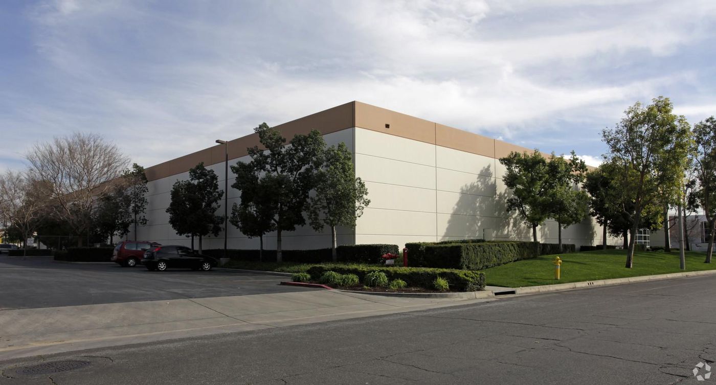 Bldg 8 photo 2